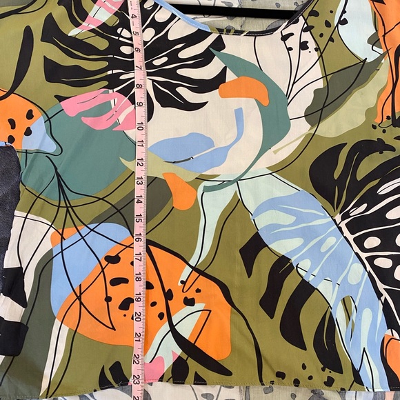 Tropical Top, light Size fits a M and Large - Picture 7 of 10